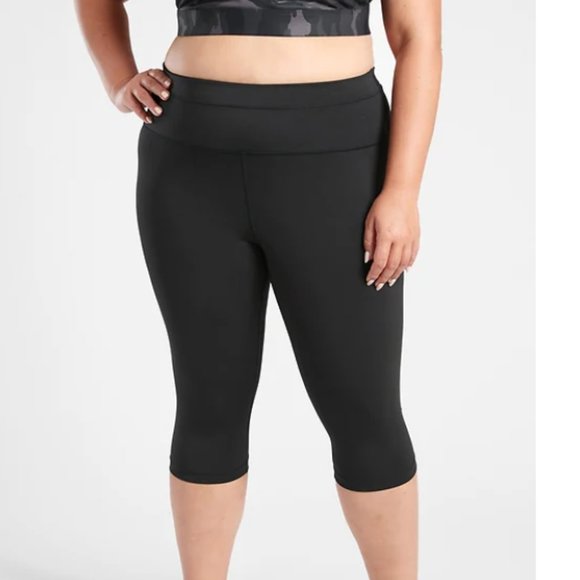 Athleta Pants - Athleta Accelerate Crop Leggings 2X Black Stretch Zipper Waist Pocket
